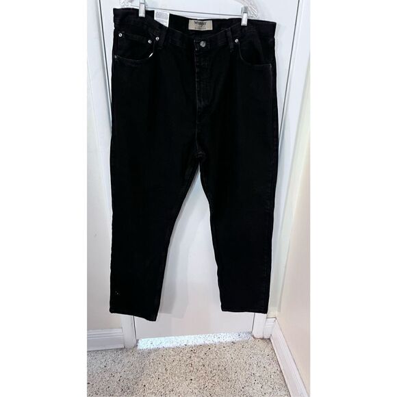 Wrangler Authentics Men's Classic 5-Pocket Regular Fit Black Size 42W X 32L NWT - Picture 1 of 14